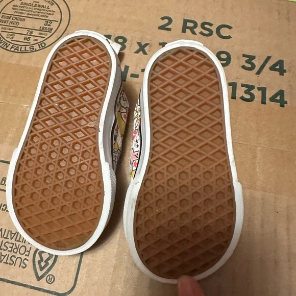 Colorful Vans - Picture 4 of 4